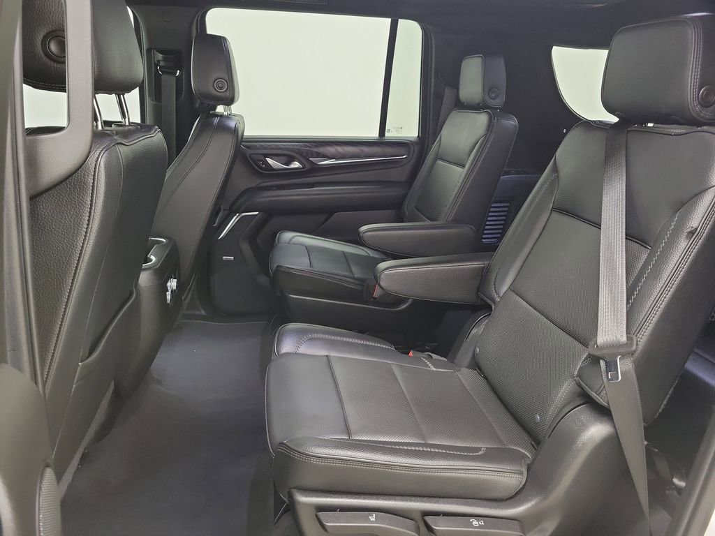 Used 2022 GMC Yukon XL Denali image 11
