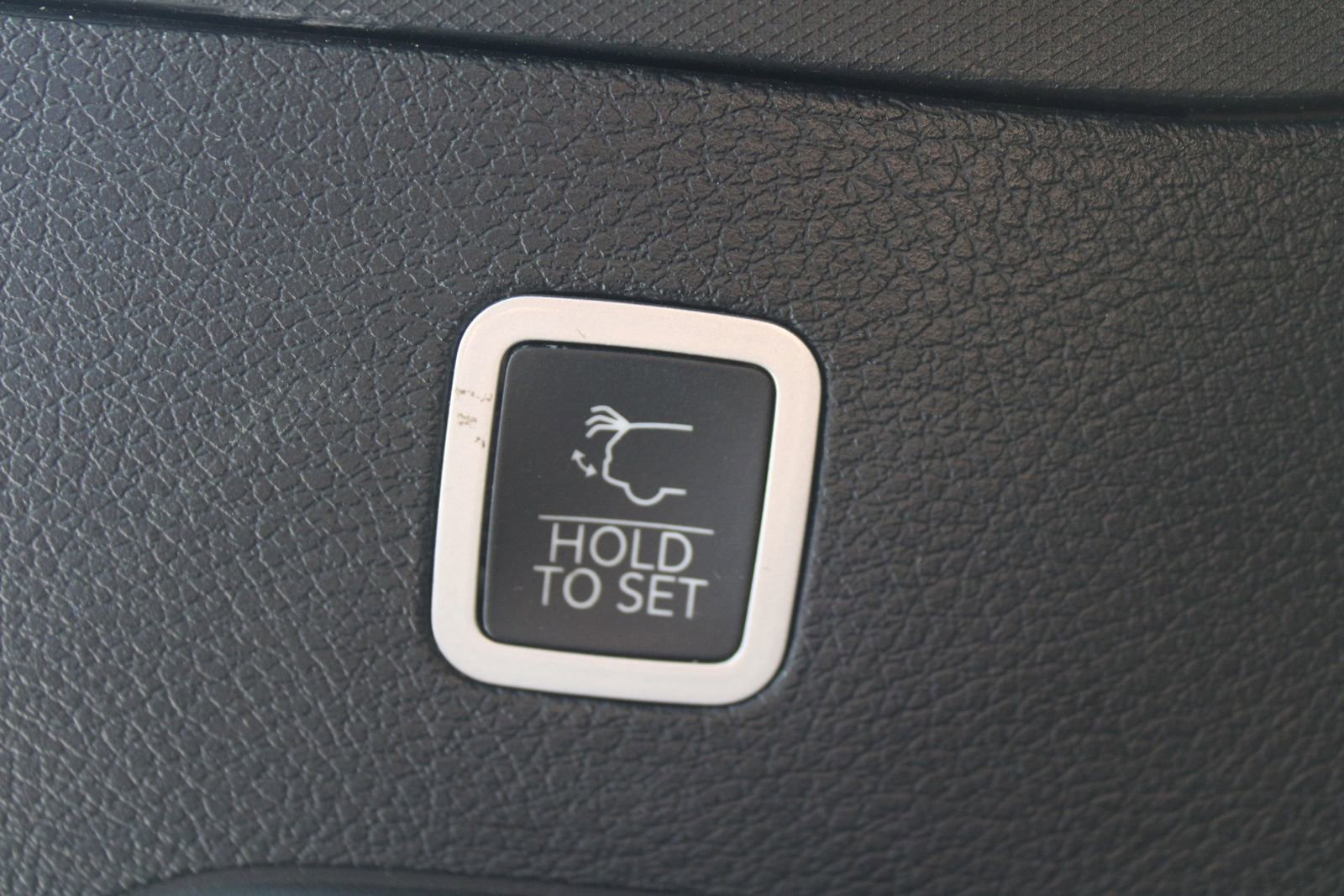 Used 2022 Jeep Wagoneer Series III w/ Rear Seat Video Group 1 image 12