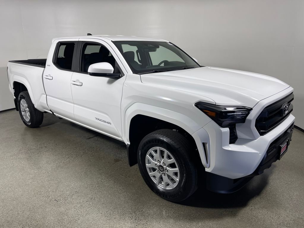 New 2025 Toyota Tacoma SR5