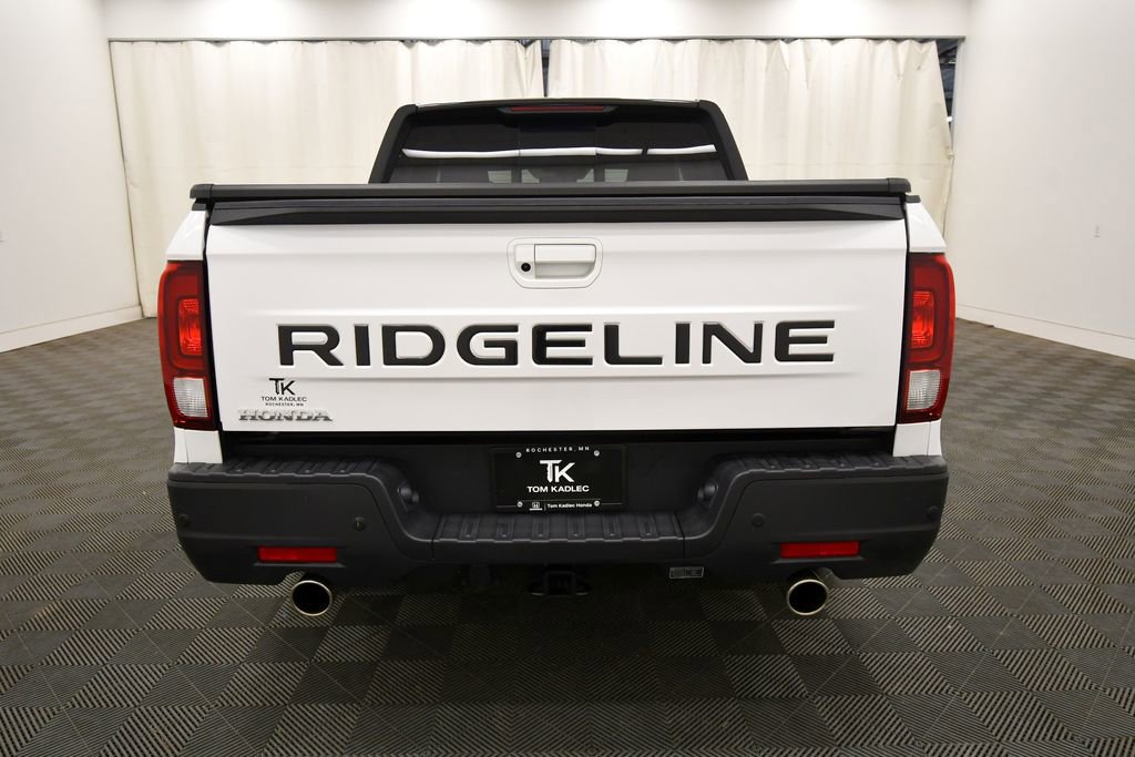 Certified 2025 Honda Ridgeline Black Edition image 6