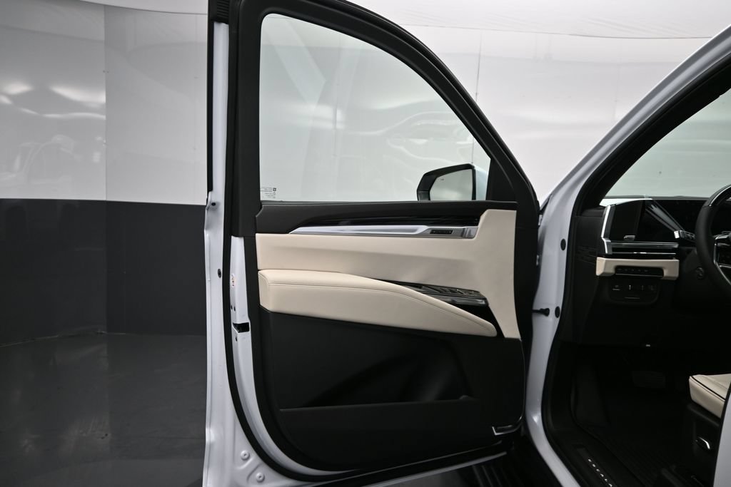 New 2026 Cadillac Escalade Sport w/ LPO, ONYX Package AWD/4WD image 9
