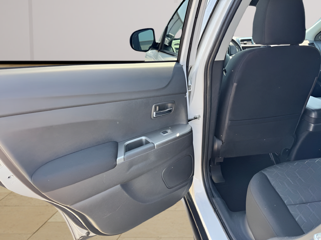 Used 2020 Mitsubishi Outlander Sport SE AWD/4WD image 30