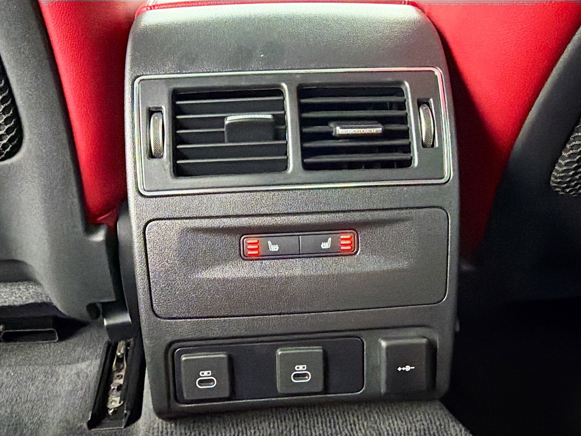 Used 2024 Jaguar XF R-Dynamic SE image 20