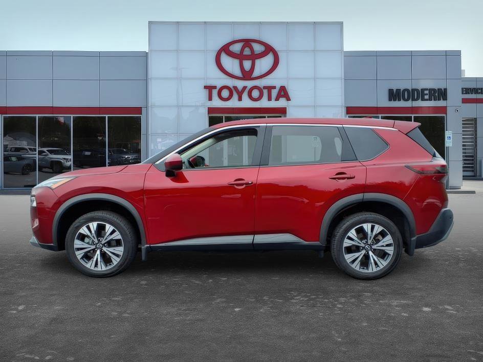 Used 2023 Nissan Rogue SV image 3