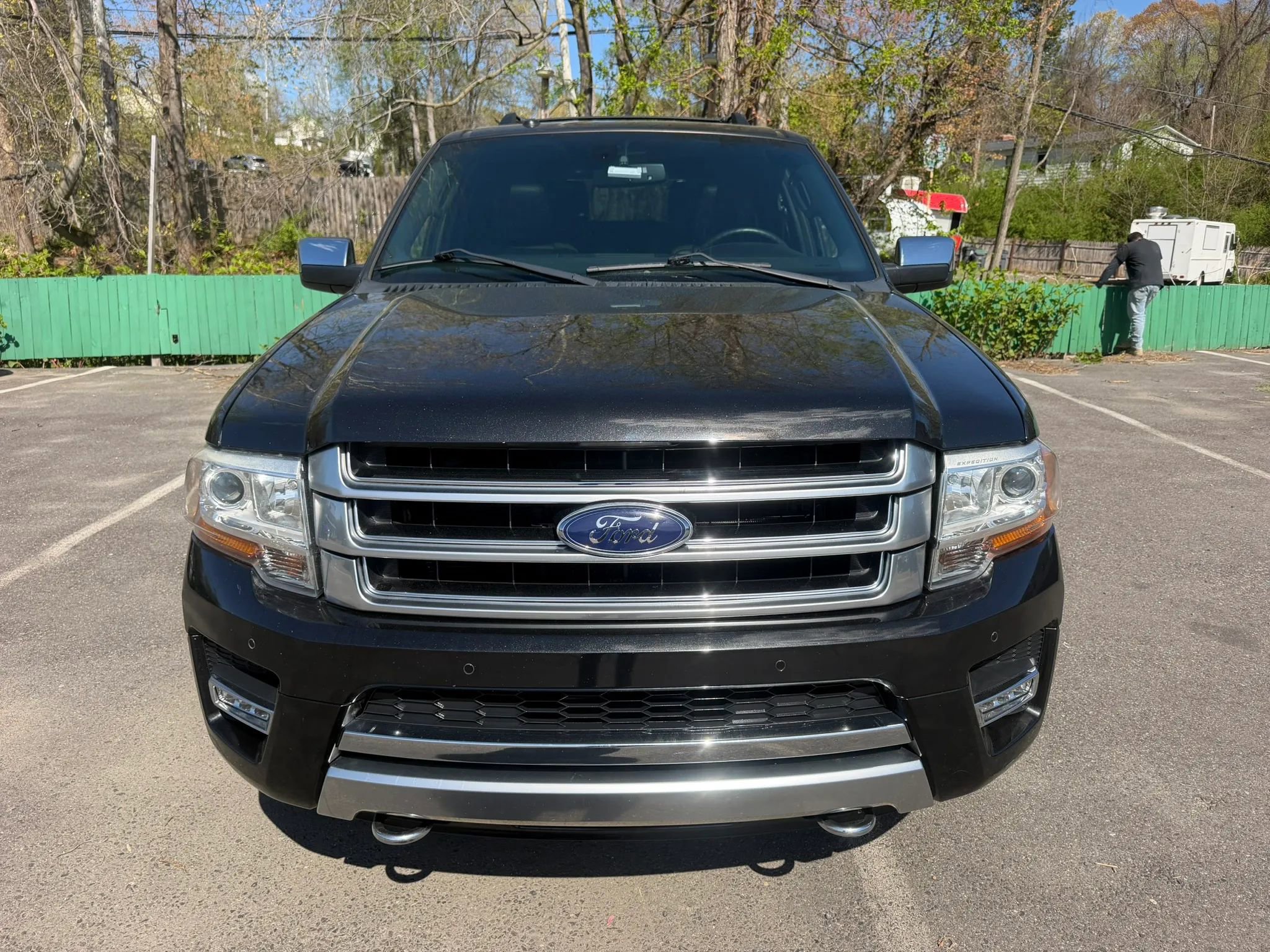 Used 2015 Ford Expedition Platinum image 2