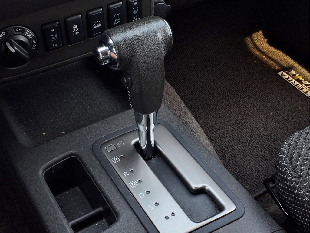 Used 2015 Nissan Xterra PRO-4X w/ Nevada Tow Package AWD/4WD image 23