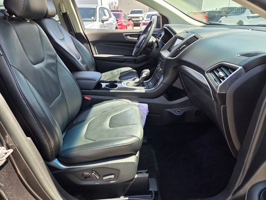 Used 2016 Ford Edge Titanium image 15
