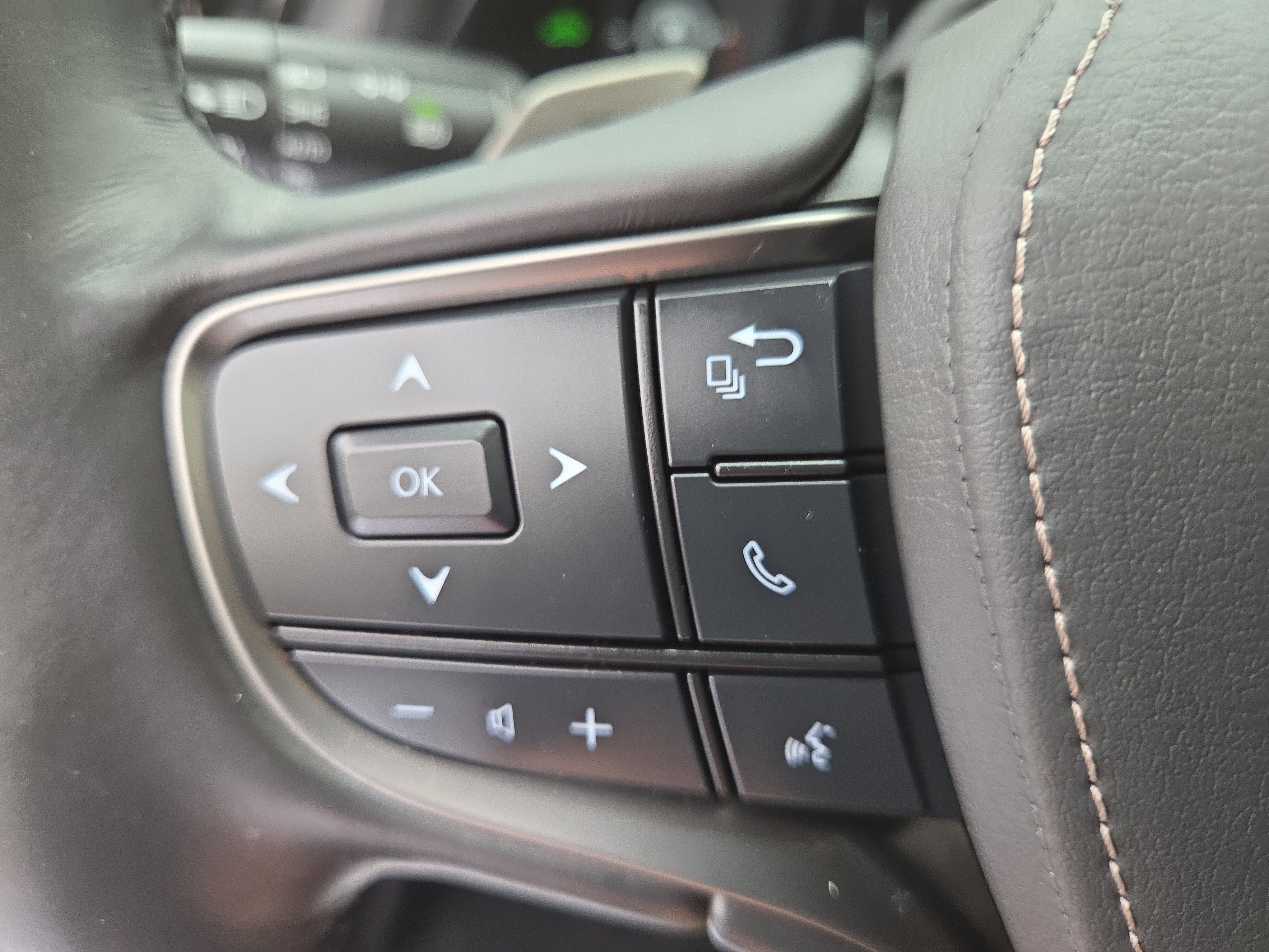 Used 2024 Lexus LS 500 AWD w/ Luxury Package image 31