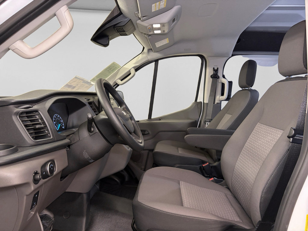Used 2024 Ford E-Transit Low Roof RWD image 19