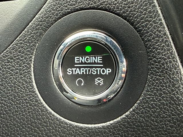 Used 2018 Ford Explorer XLT w/ Equipment Group 202A AWD/4WD image 32