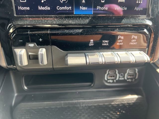 Used 2022 RAM 1500 Limited w/ Body-Colour Bumper Group image 14