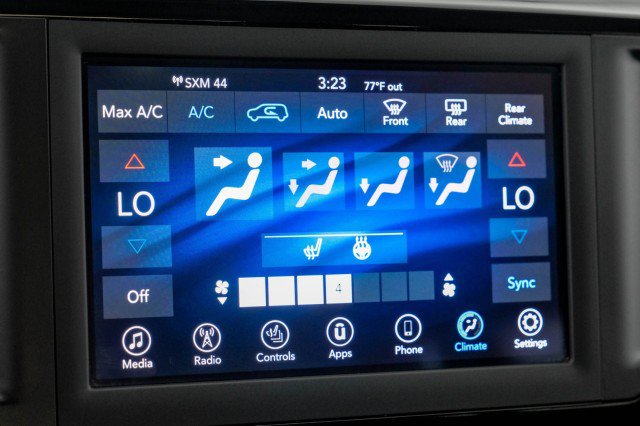 Used 2019 Chrysler Pacifica Touring-L FWD image 31