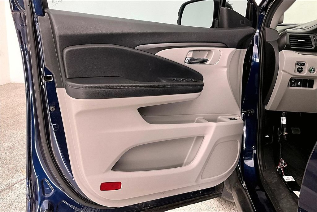 Used 2021 Honda Pilot EX image 18