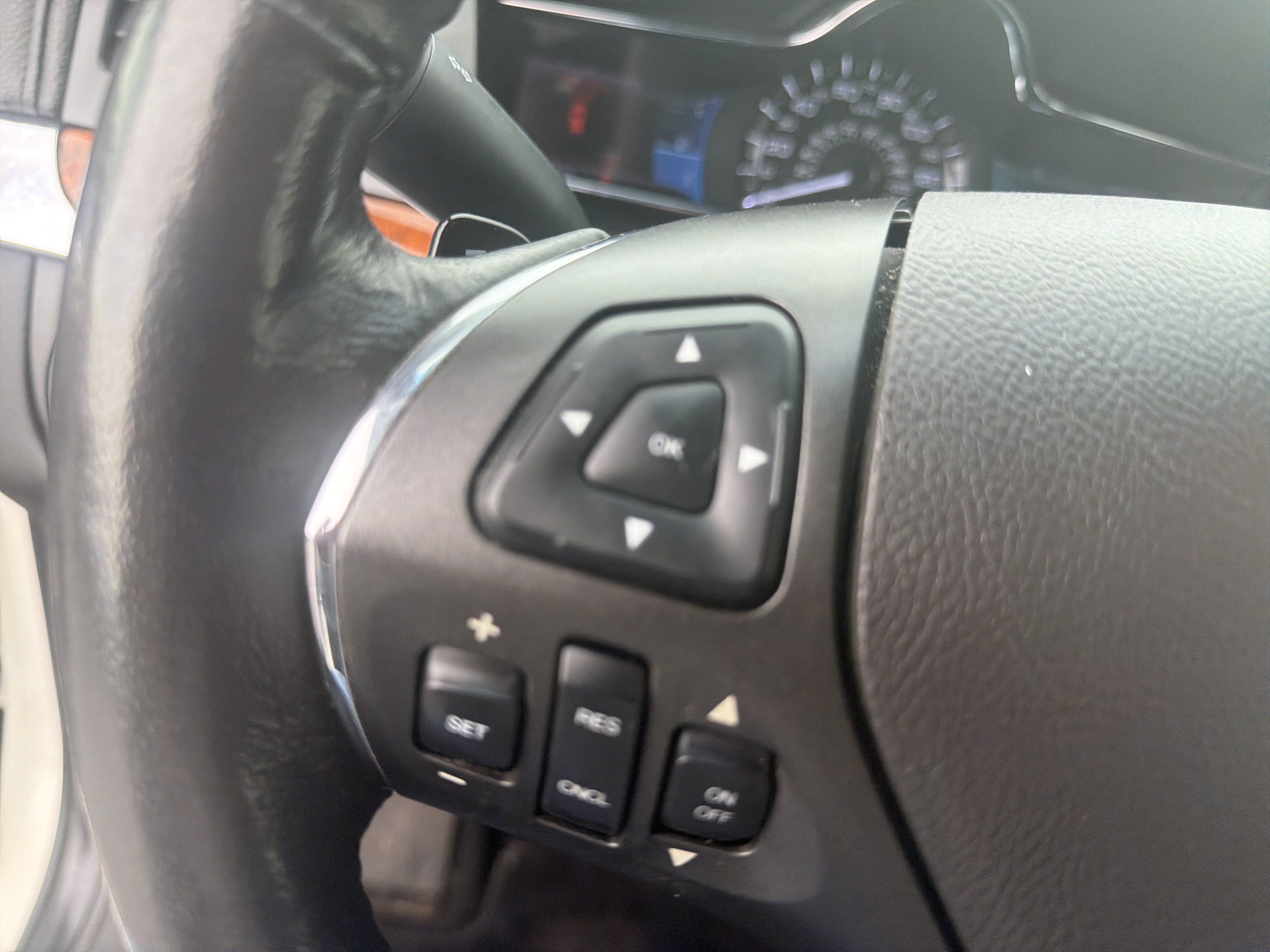 Used 2013 Lincoln MKS AWD image 30