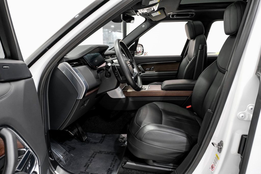 Used 2024 Land Rover Range Rover SE image 7