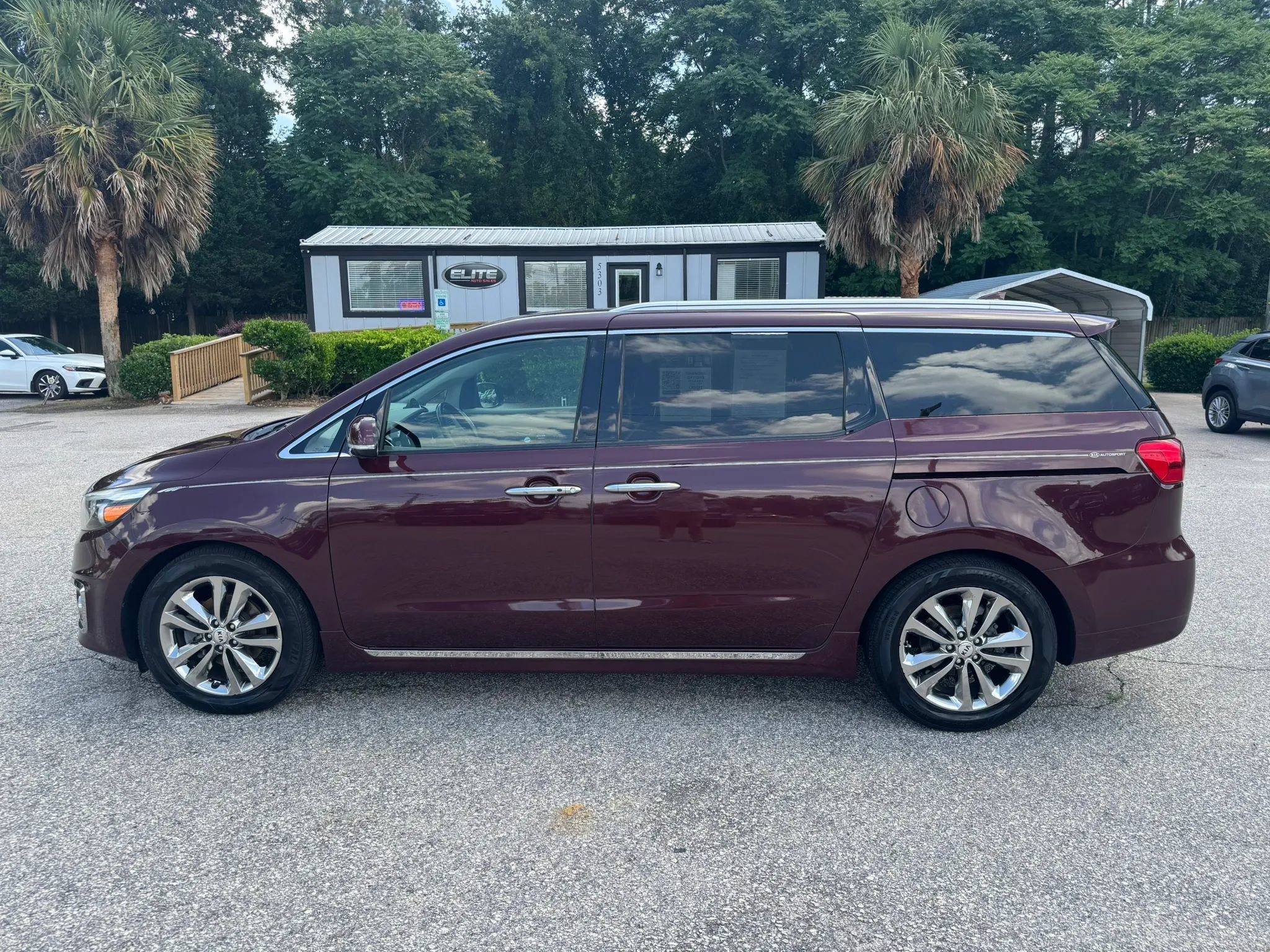 Used 2018 Kia Sedona SX Limited FWD image 11