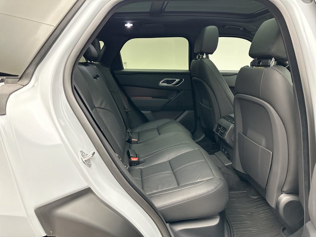 Certified 2026 Land Rover Range Rover Velar Dynamic SE AWD/4WD image 7