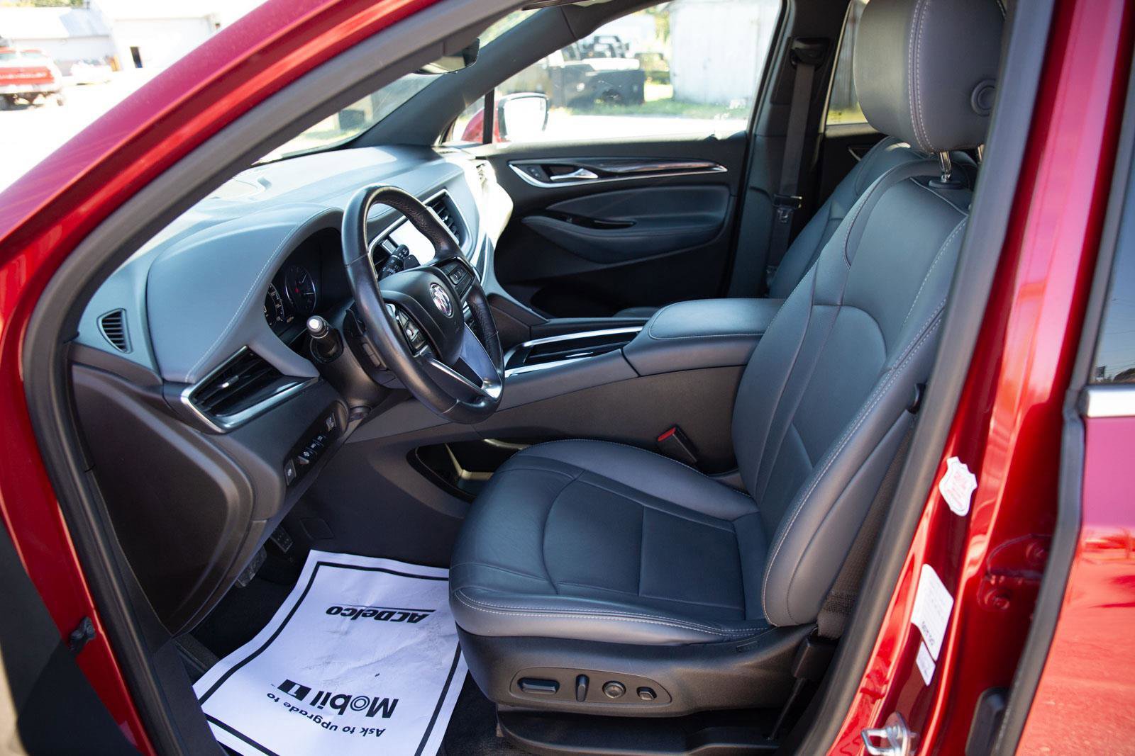 Used 2024 Buick Enclave Premium image 3