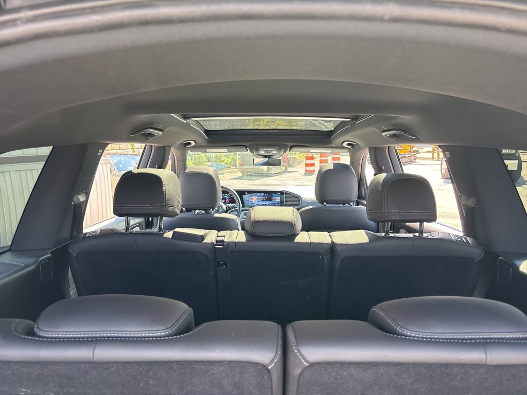 Used 2025 Mercedes-Benz GLS 450 4MATIC image 10