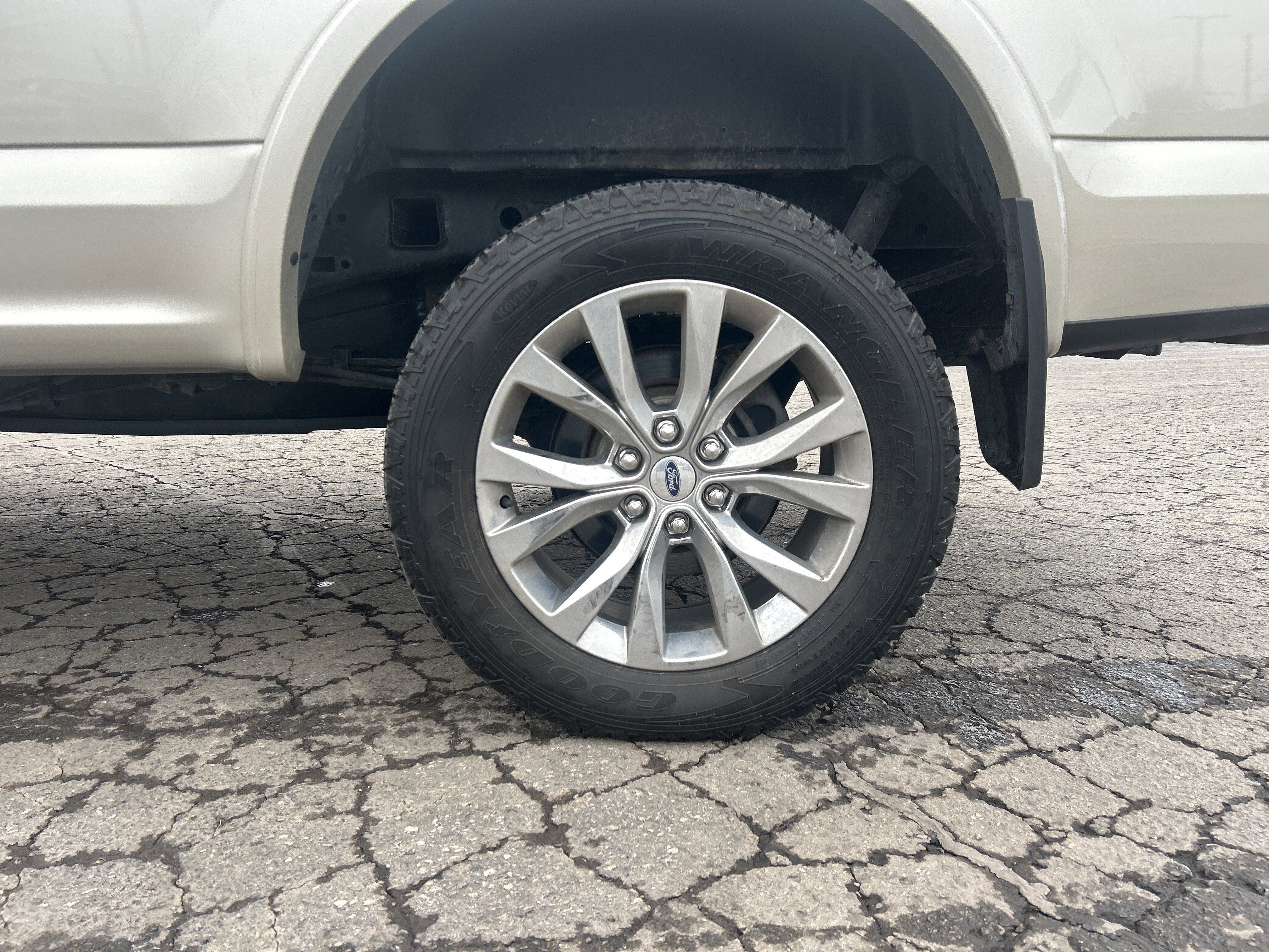 Used 2017 Ford F150 Lariat w/ Equipment Group 502A Luxury image 24