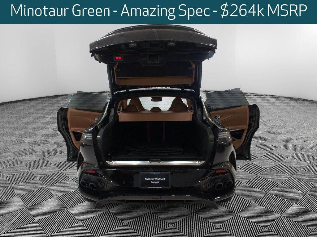 Used 2023 Aston Martin DBX 707 image 8