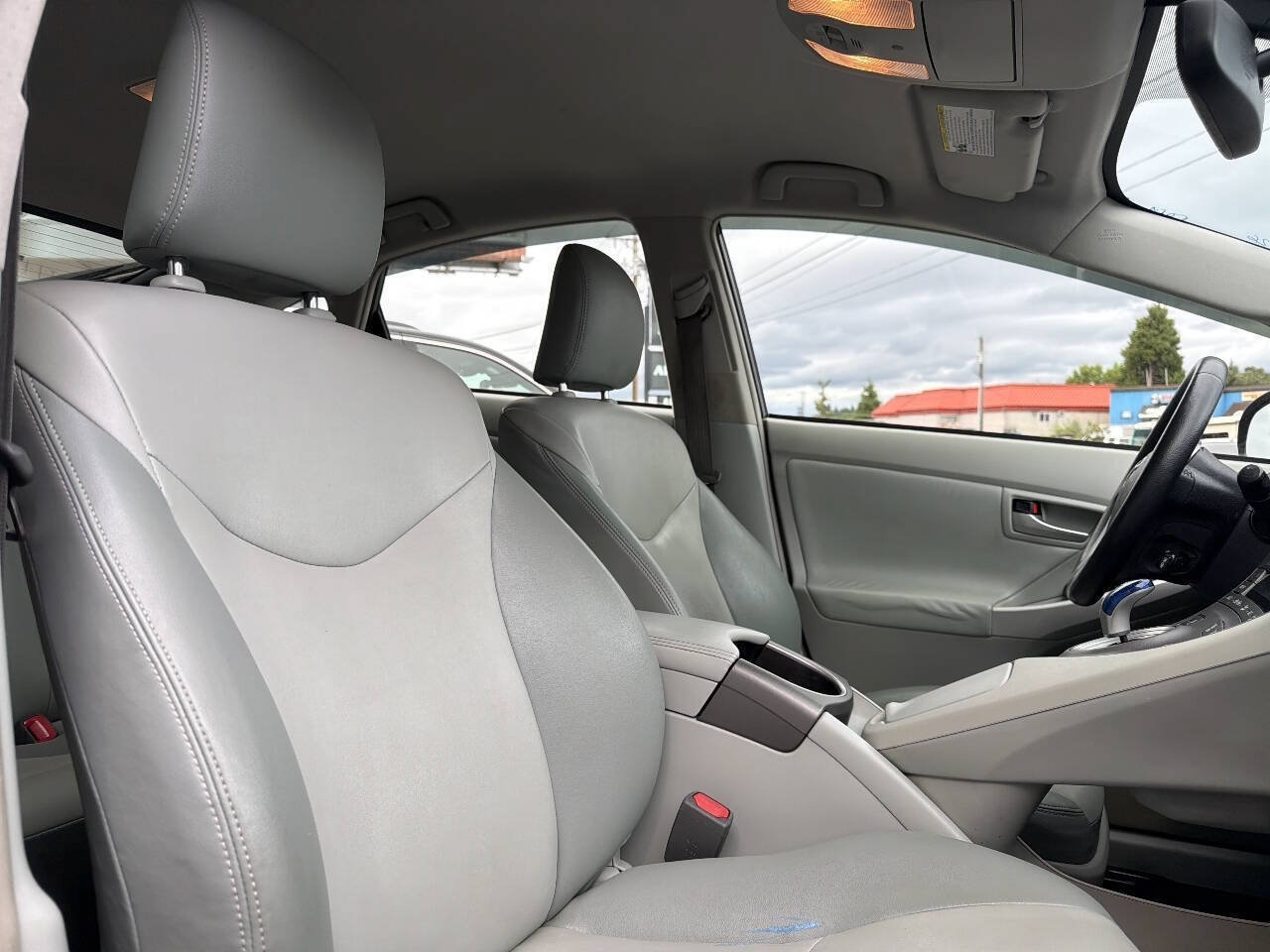 Used 2014 Toyota Prius Four FWD image 16