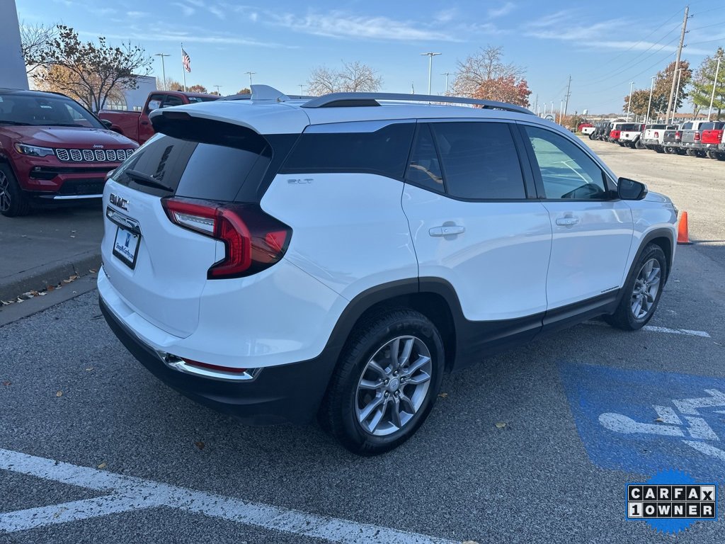 Used 2024 GMC Terrain SLT image 30