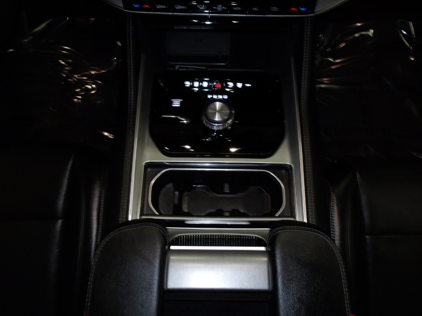 Used 2025 Jeep Wagoneer 4WD image 12