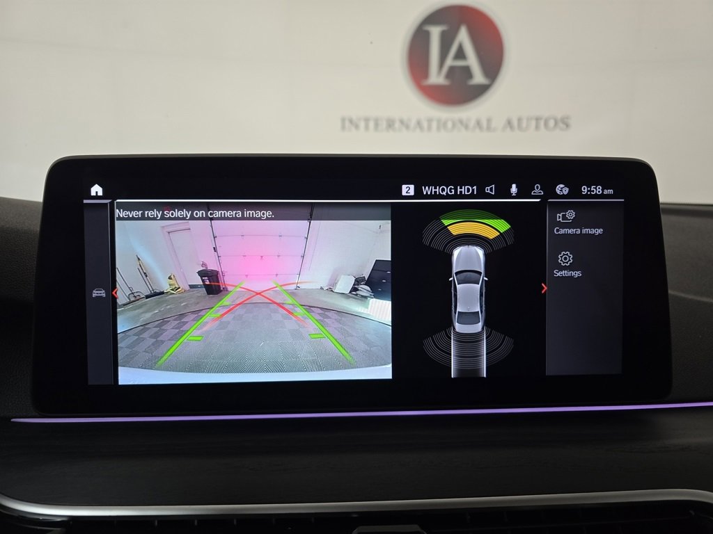 Used 2022 BMW 530i xDrive w/ M Sport Package image 16