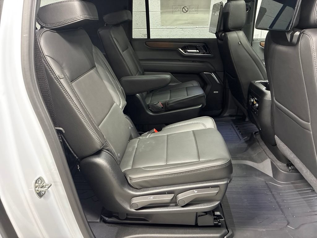 New 2026 GMC Yukon XL Denali w/ Denali Reserve Package AWD/4WD image 14