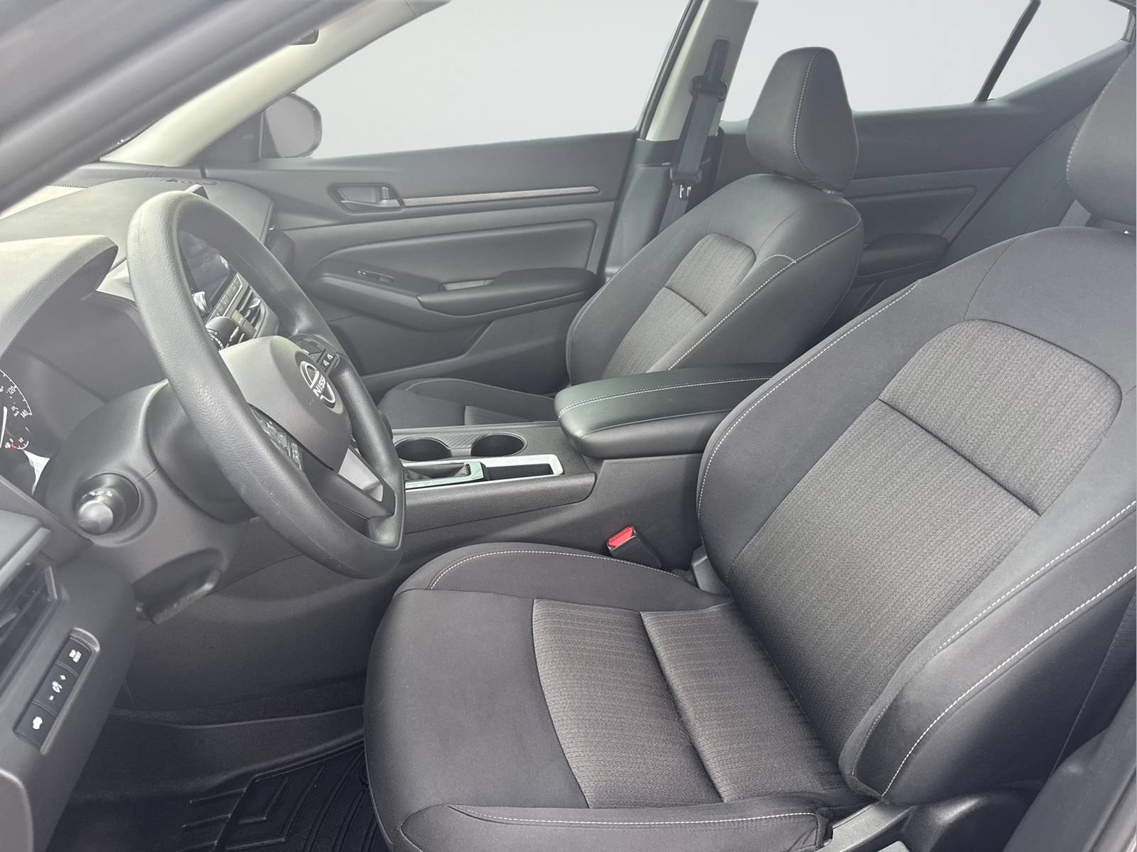 Certified 2025 Nissan Altima 2.5 S FWD image 28