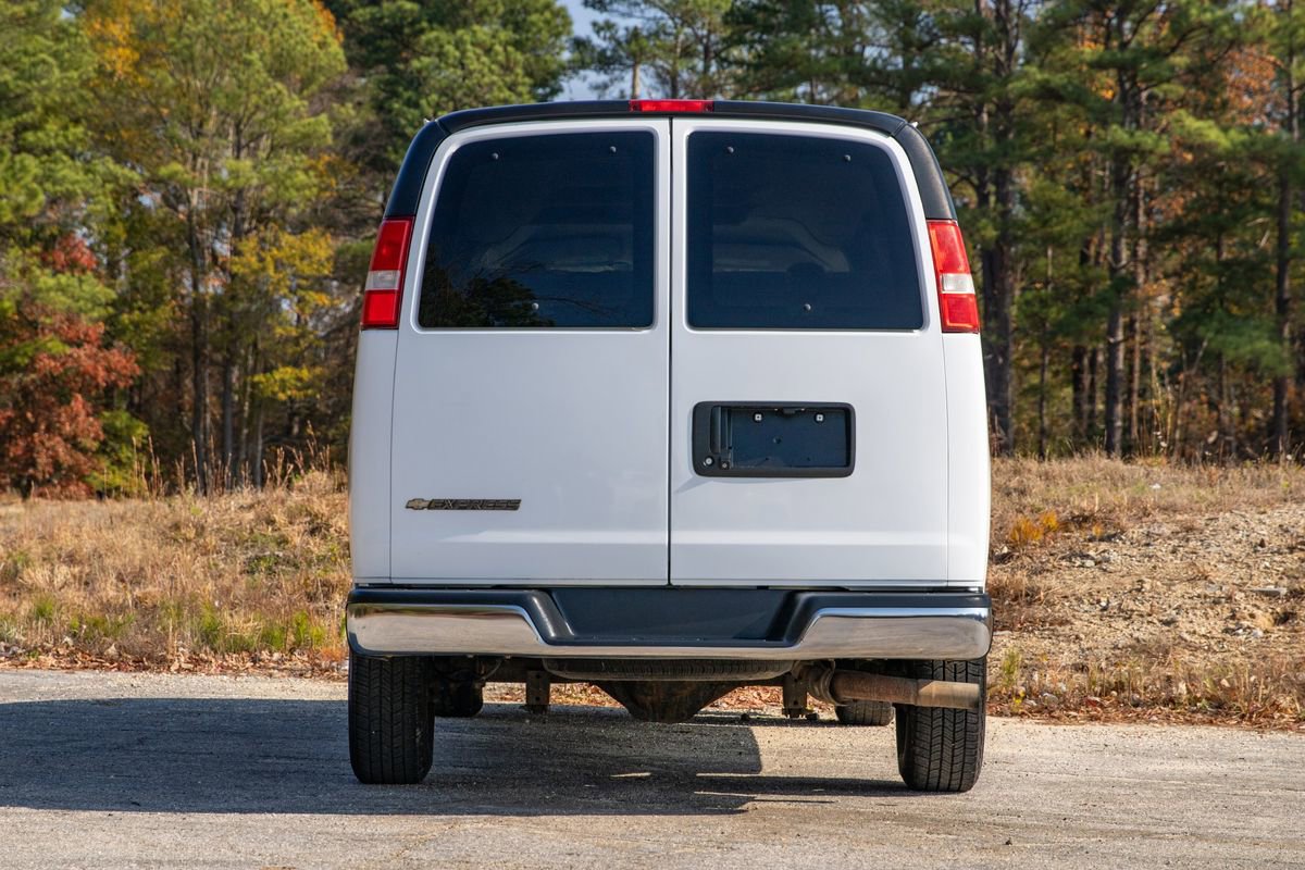 Used 2017 Chevrolet Express 3500 LT w/ LT Preferred Equipment Group image 6
