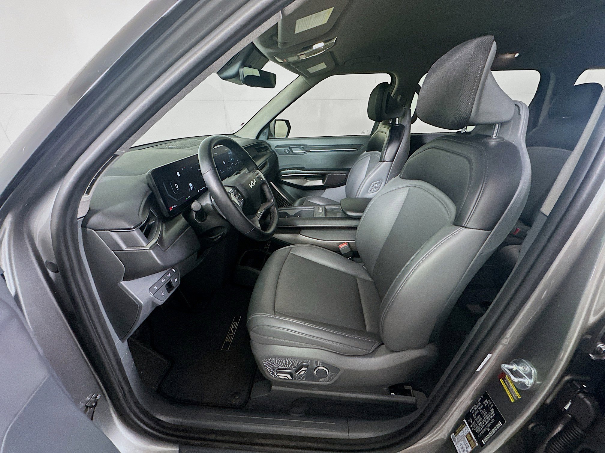 Used 2024 Kia EV9 Light Long Range image 13