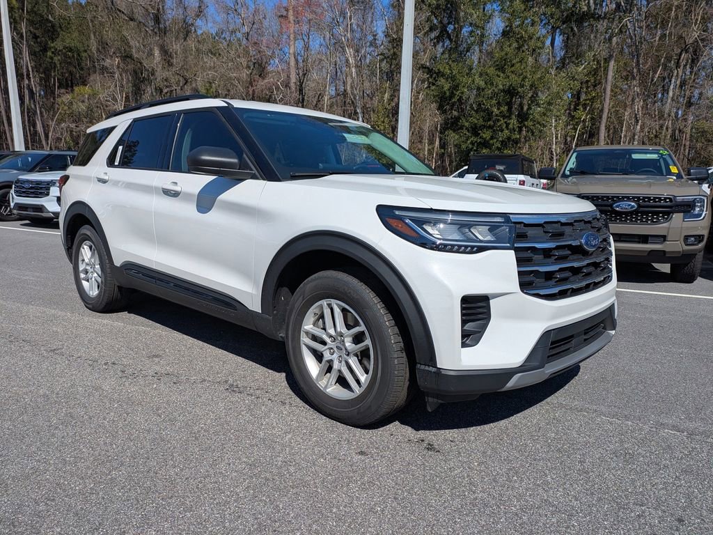 New 2026 Ford Explorer Active image 2