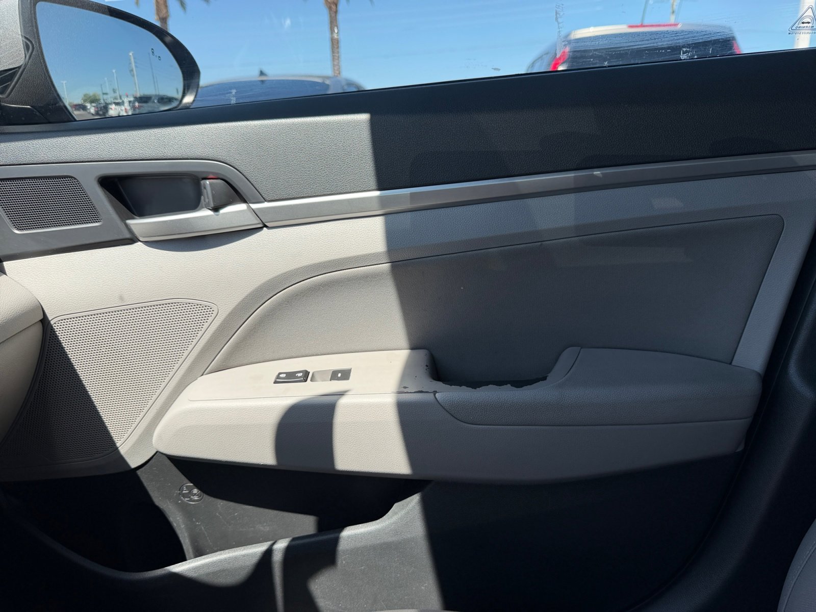 Used 2020 Hyundai Elantra SEL image 16