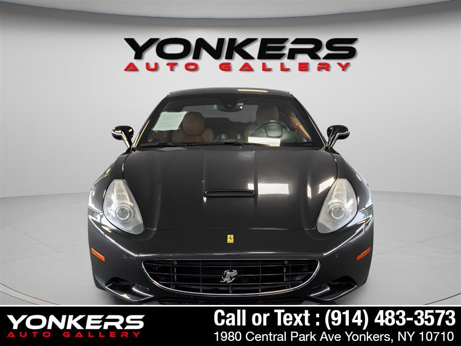 Used 2010 Ferrari California RWD image 24