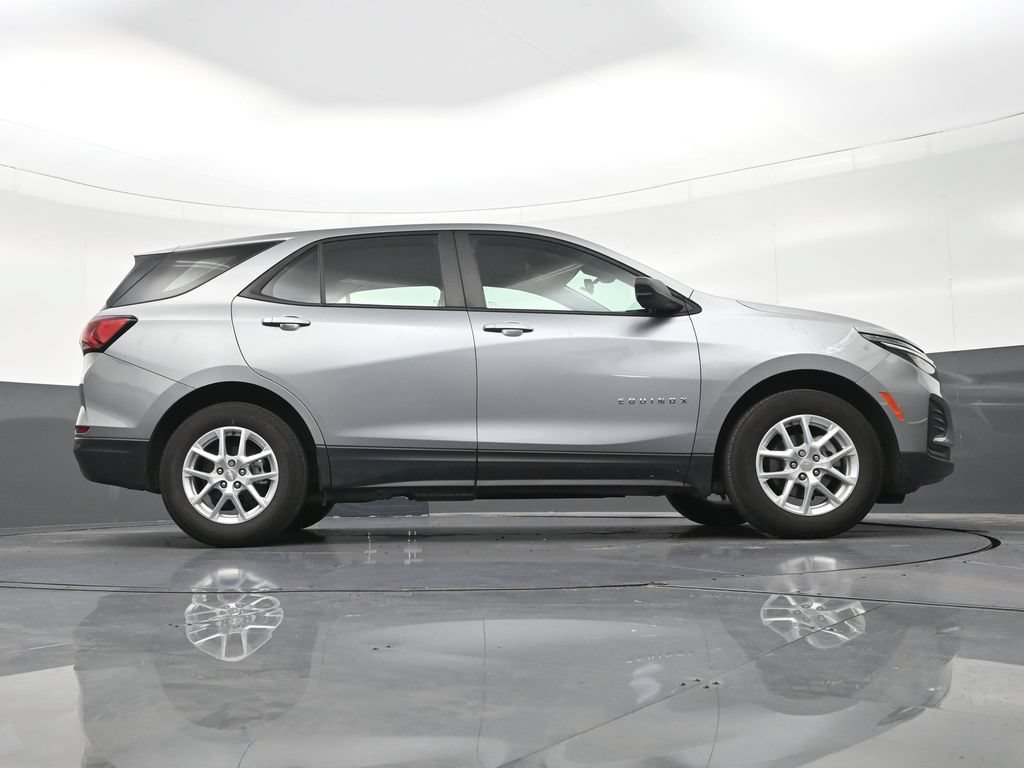 Used 2024 Chevrolet Equinox LS w/ Driver Confidence II Package FWD image 28