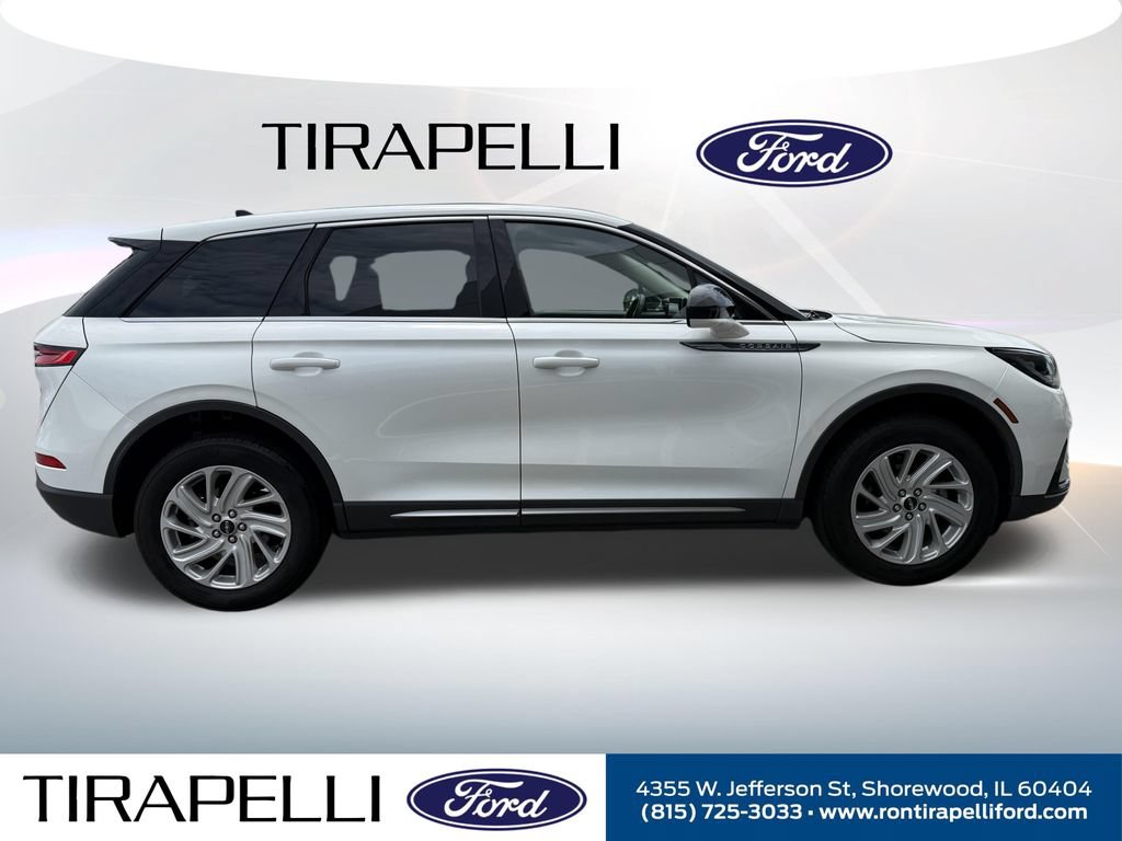 Used 2023 Lincoln Corsair AWD image 4