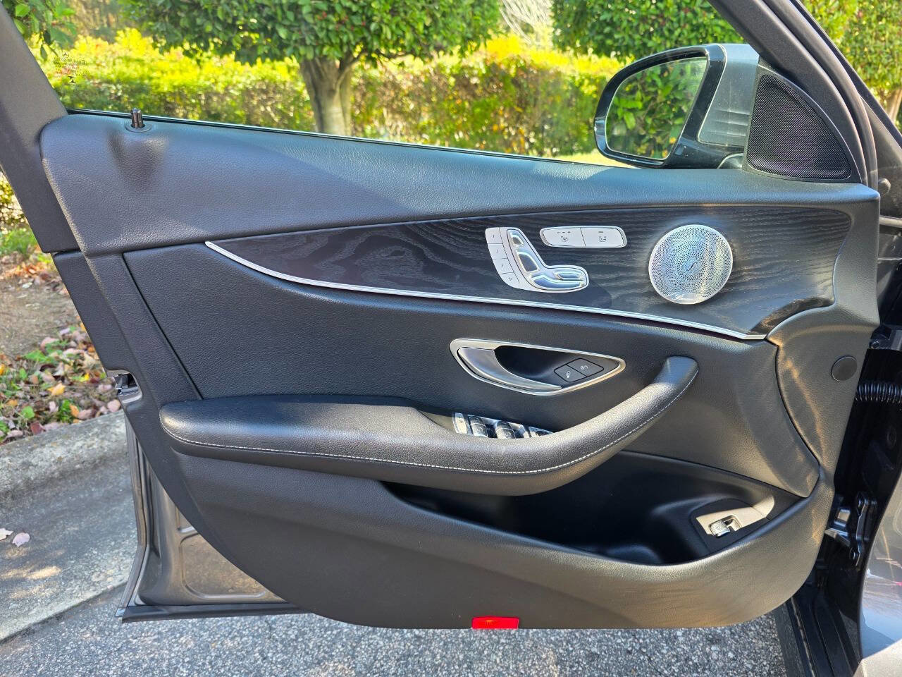 Used 2017 Mercedes-Benz E 300 image 10