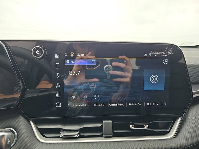 New 2026 Chevrolet Equinox LT w/ Convenience Package II FWD image 13