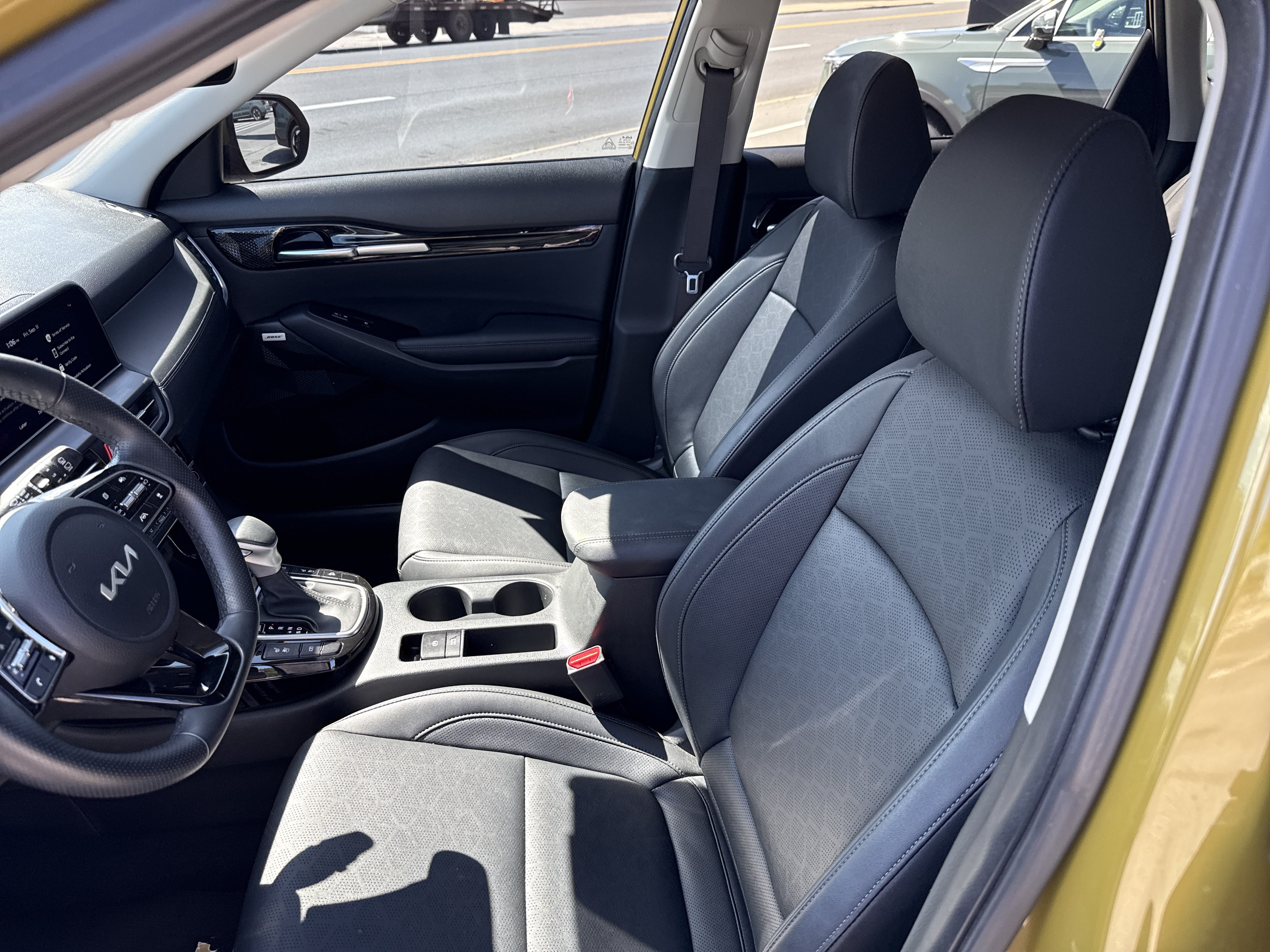 Certified 2024 Kia Seltos SX w/ SX Sunroof Package AWD/4WD image 12