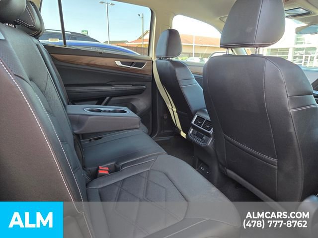 Used 2025 Volkswagen Atlas SE image 14
