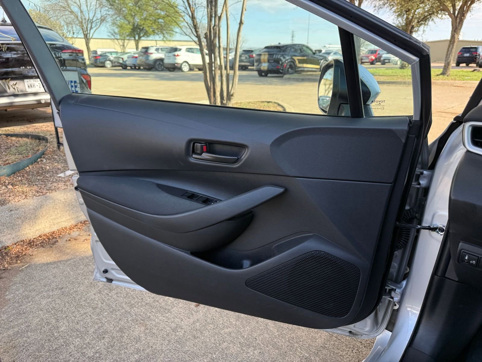 Used 2025 Toyota Corolla LE image 18