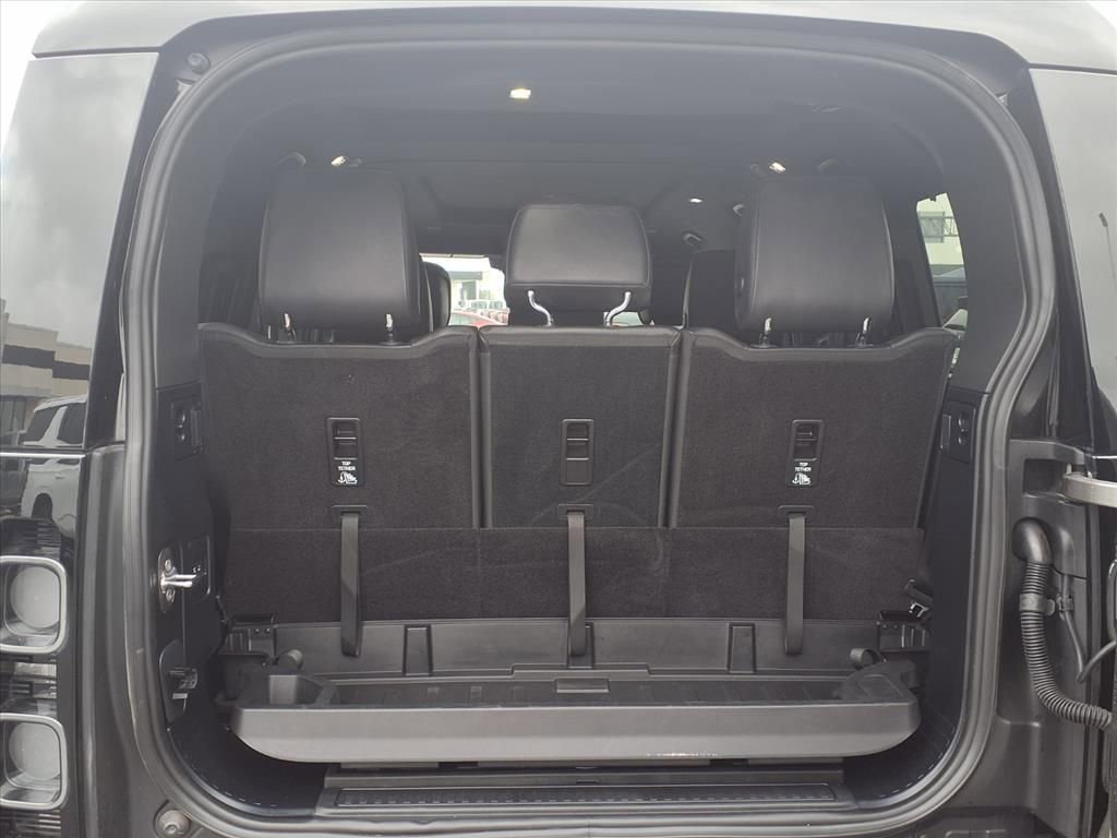Used 2024 Land Rover Defender 130 X image 19