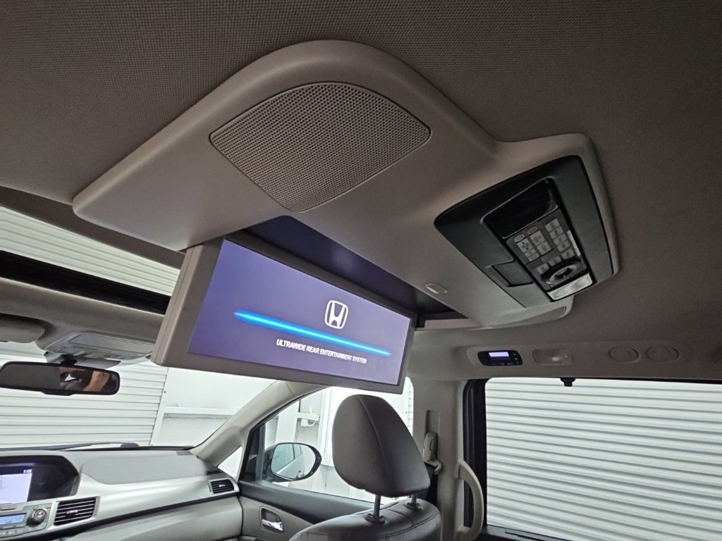 Used 2016 Honda Odyssey Touring Elite image 28