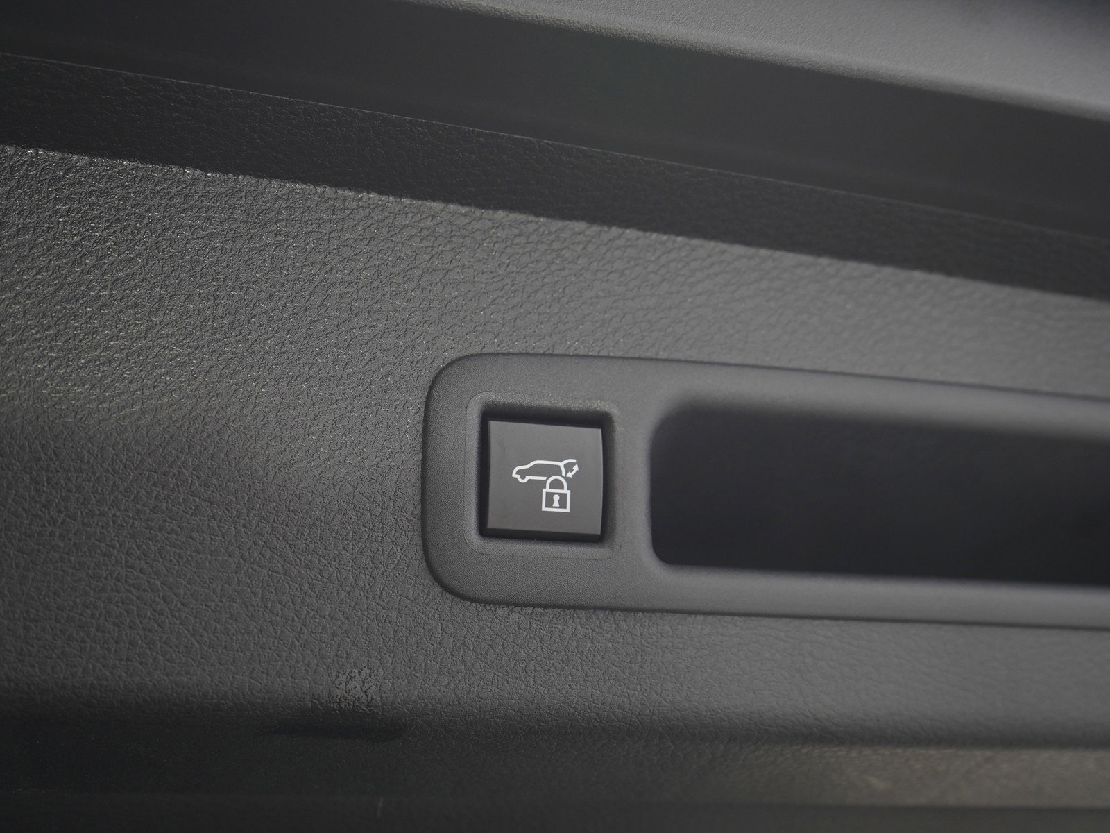 Used 2025 Toyota Sienna XLE w/ XLE Plus Package AWD/4WD image 11