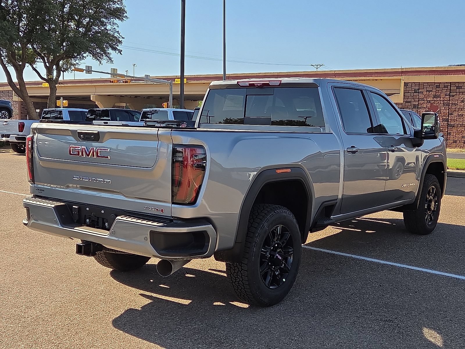 New 2026 GMC Sierra 2500 AT4 w/ AT4 Premium Plus Package AWD/4WD image 4