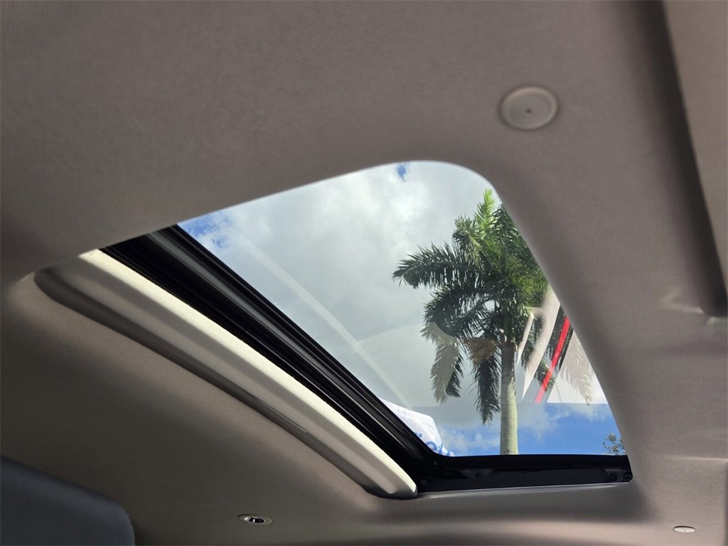 Certified 2024 Honda HR-V EX-L image 17