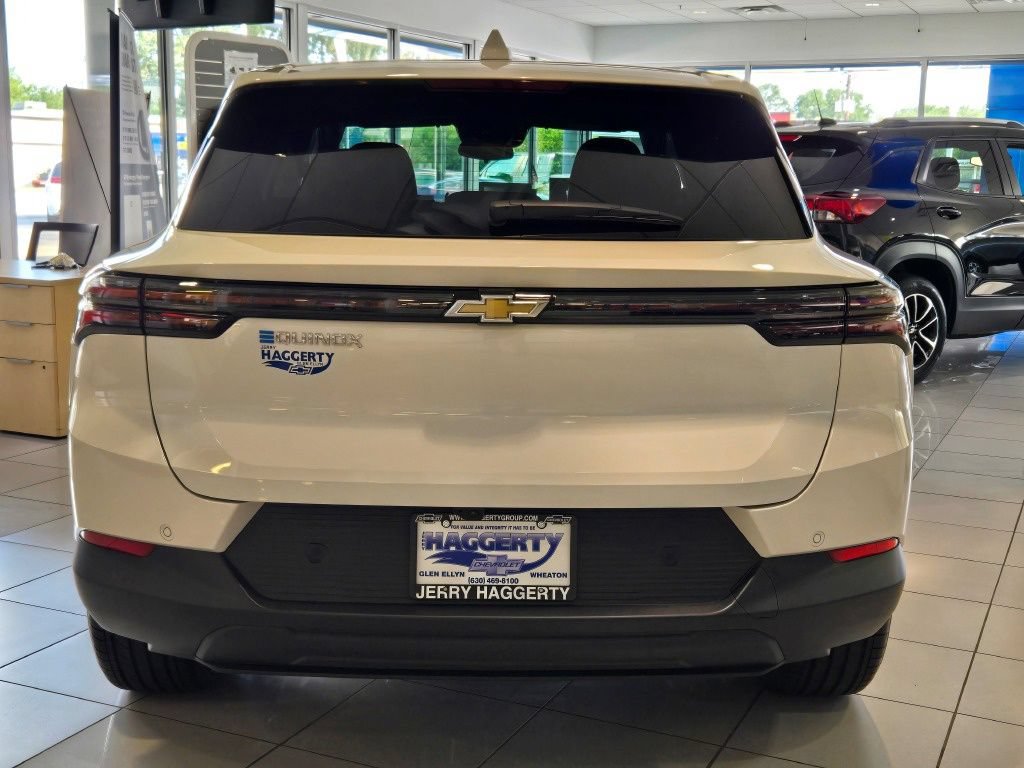 New 2026 Chevrolet Equinox EV LT FWD image 12