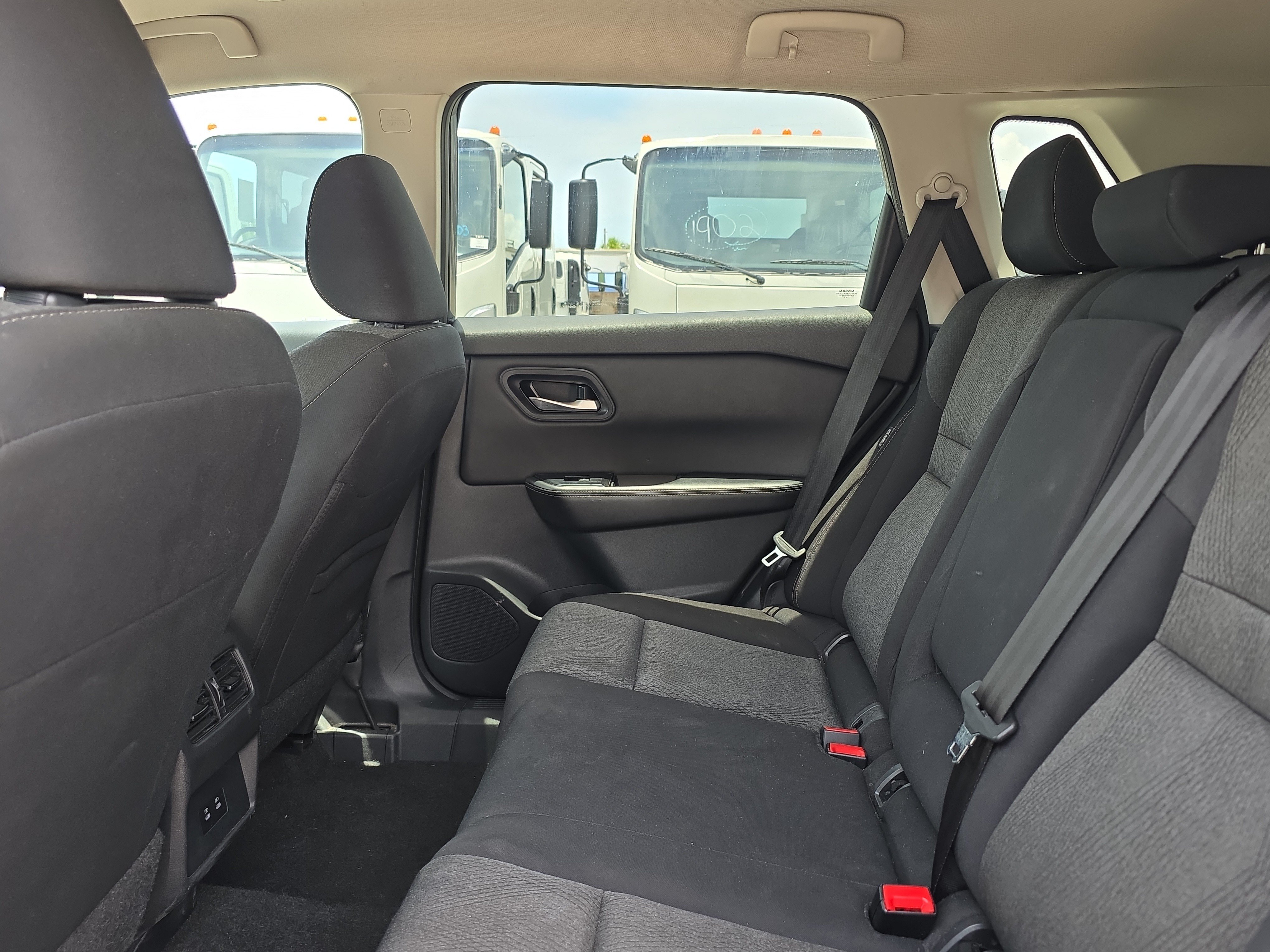 Used 2024 Nissan Rogue SV FWD image 16